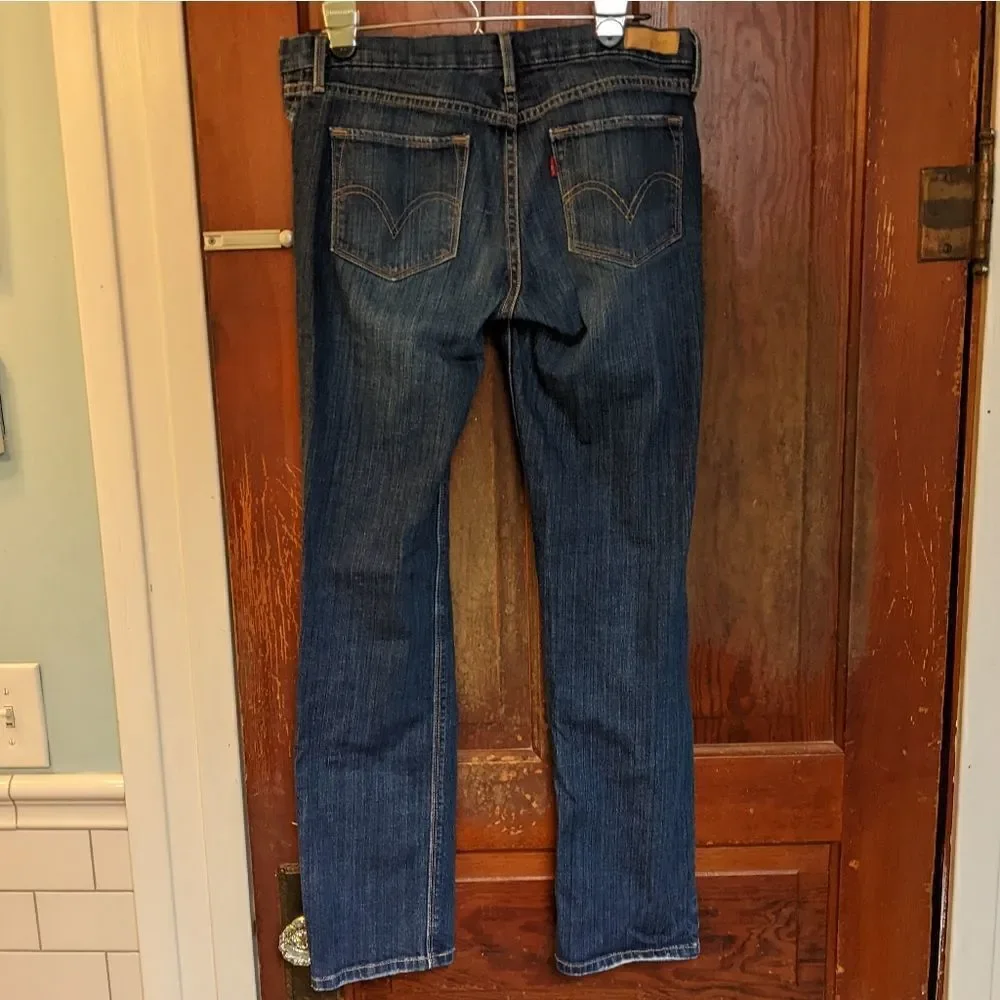 Levi's Straight 424 Jeans Medium Blue Lightly Distressed Size 9 - Picture 2 of 9